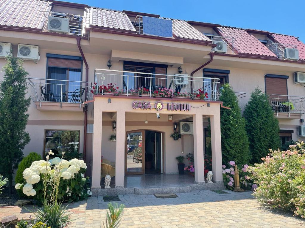 ホテル Ametist Casa Leului ナボダリ エクステリア 写真